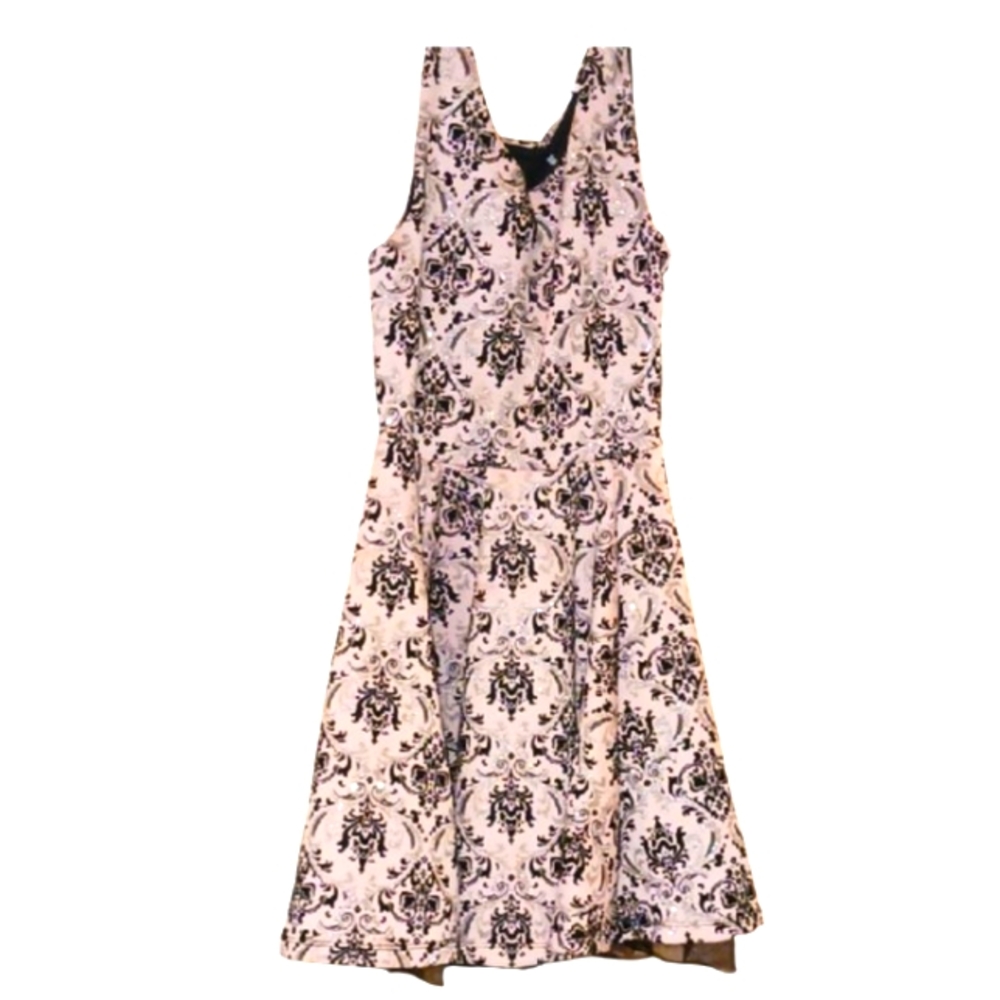 Elegant Black and White Patterned Dress